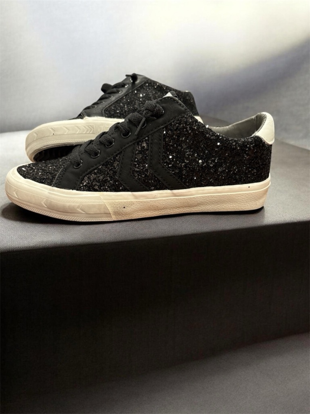 NEW Vintage Havana Black Glitter Low-Top pull on Sneakers